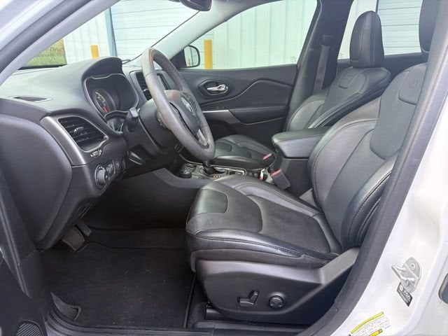 2022 Jeep Cherokee Latitude Lux
