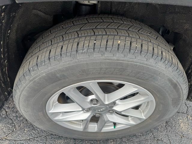 2022 Jeep Grand Cherokee L Laredo