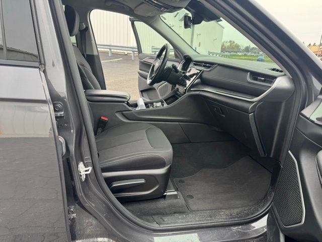 2022 Jeep Grand Cherokee L Laredo