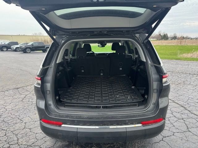 2022 Jeep Grand Cherokee L Laredo