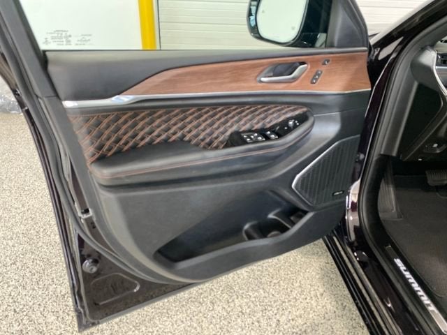 2023 Jeep Grand Cherokee L Summit