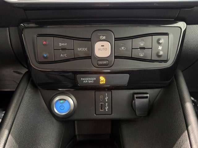2020 Nissan LEAF SV