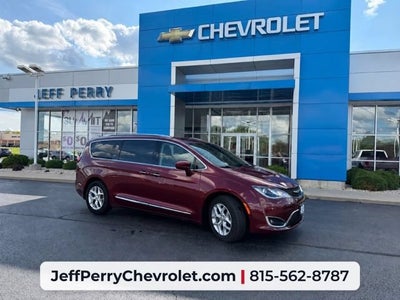 2017 Chrysler Pacifica Touring-L Plus
