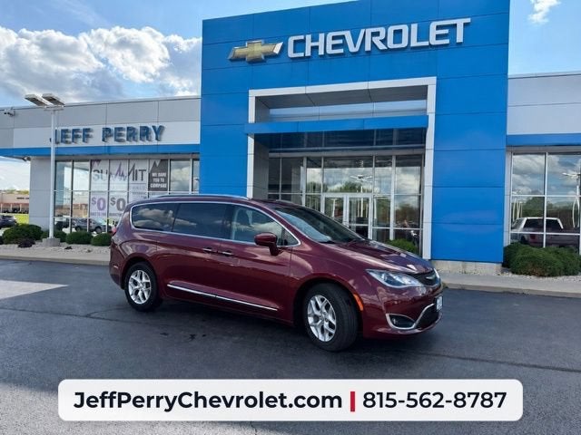 2017 Chrysler Pacifica Touring-L Plus