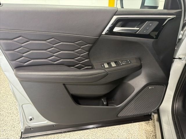 2025 Mitsubishi Outlander SEL